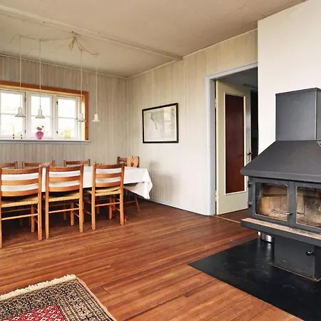 Holiday home Lovely In With Kitchen
